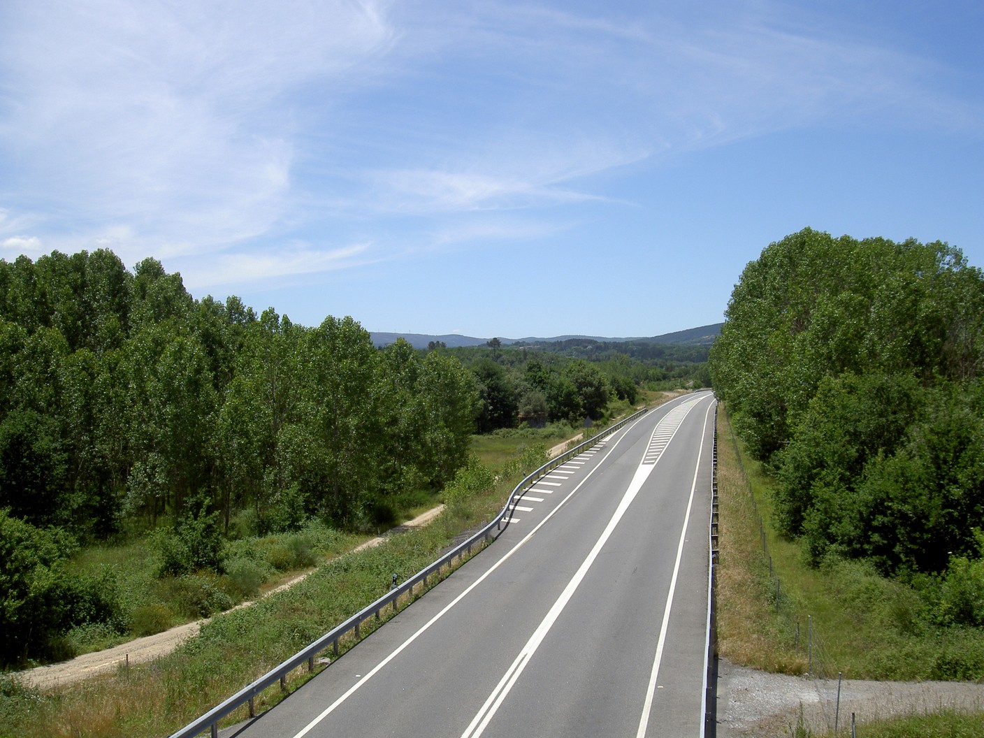 1. Stress-free driving along traffic-free highways